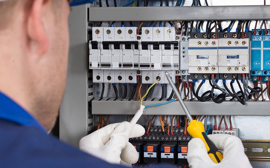 travail électricien Paris 5